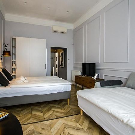Wilson'S Oktogon Square Suite Apartment Budapest Exterior foto