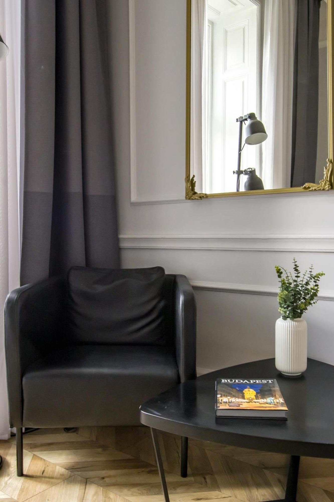 Wilson'S Oktogon Square Suite Apartment Budapest Exterior foto